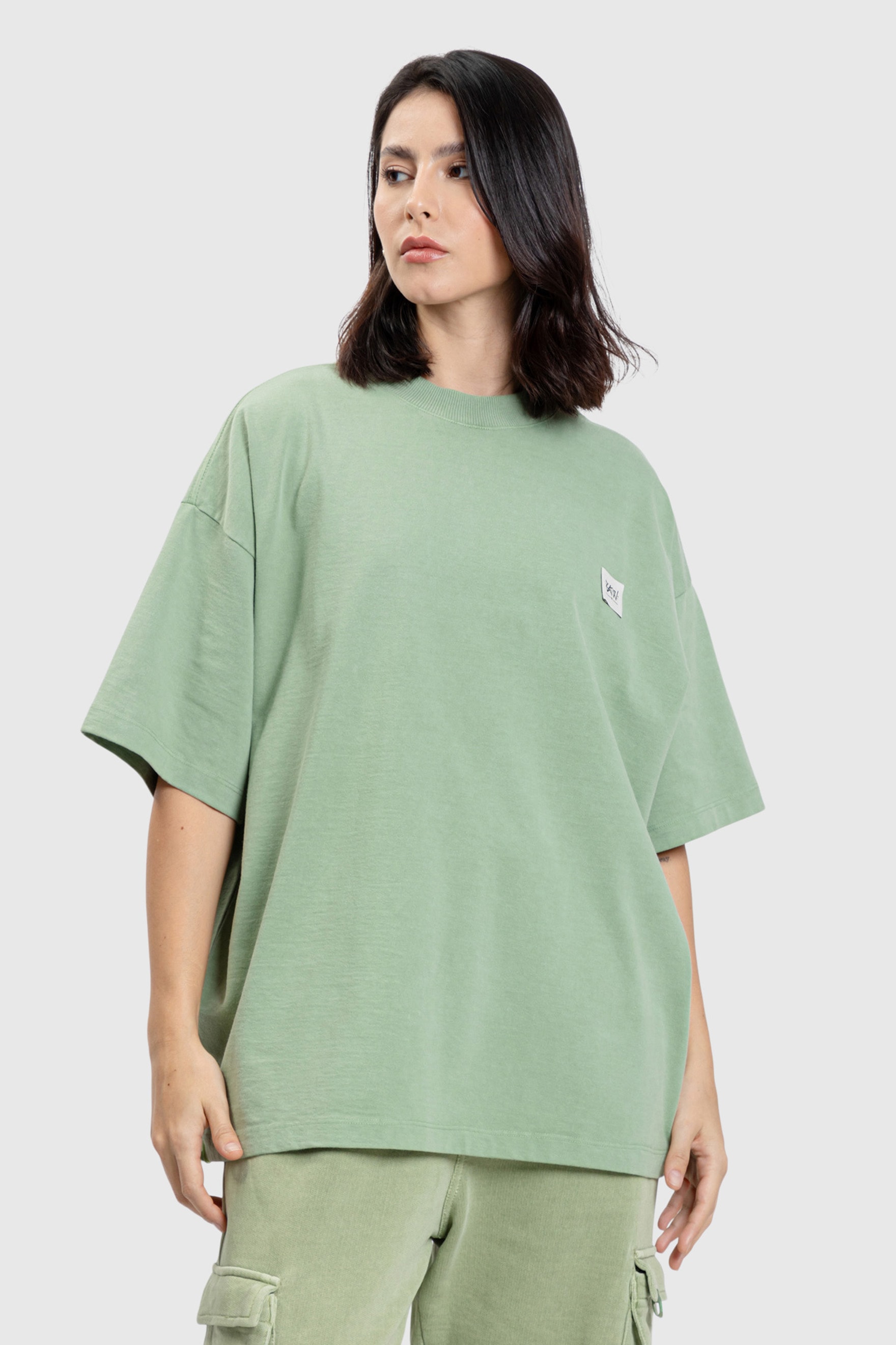 CAMISETA NEW OVER PREMIUM ESSENTIALS