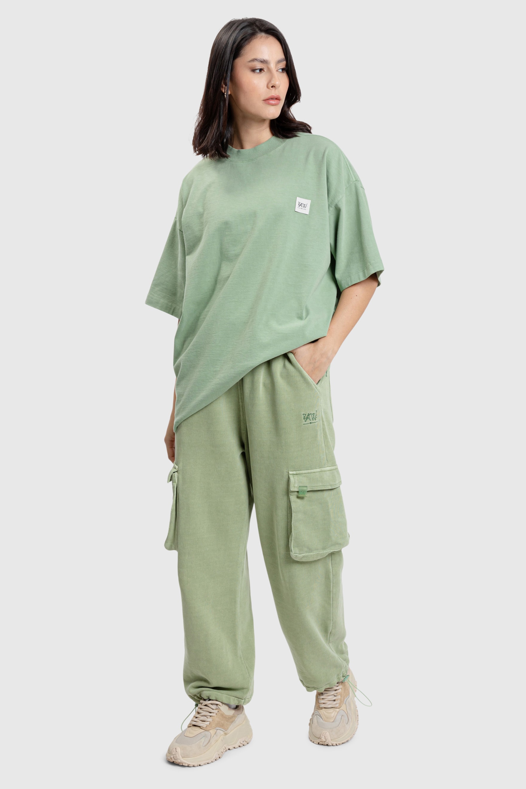 CAMISETA NEW OVER PREMIUM ESSENTIALS