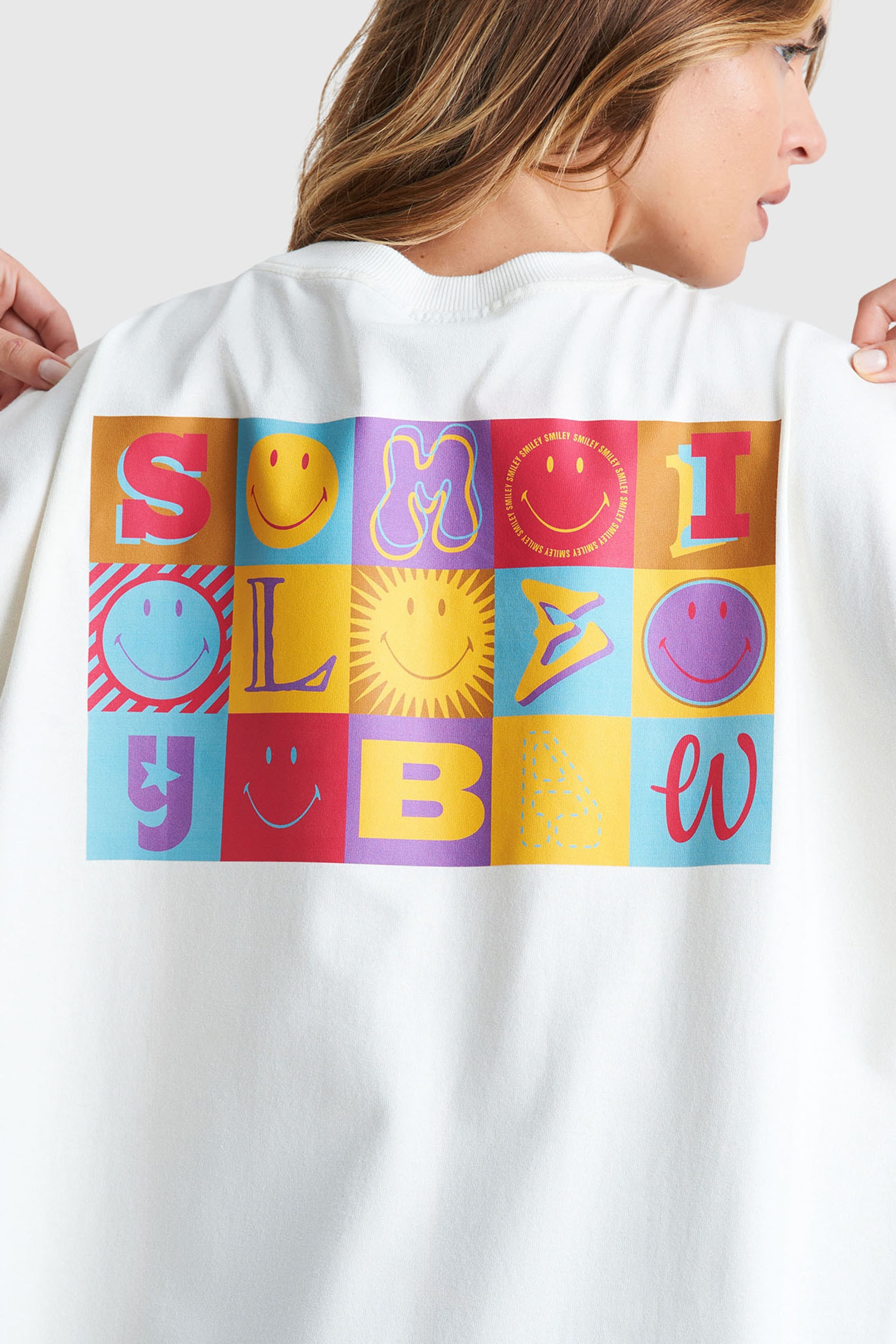 ハミィ CAMISETA OVERSIZED HOLIDAY BAW X SMILEY