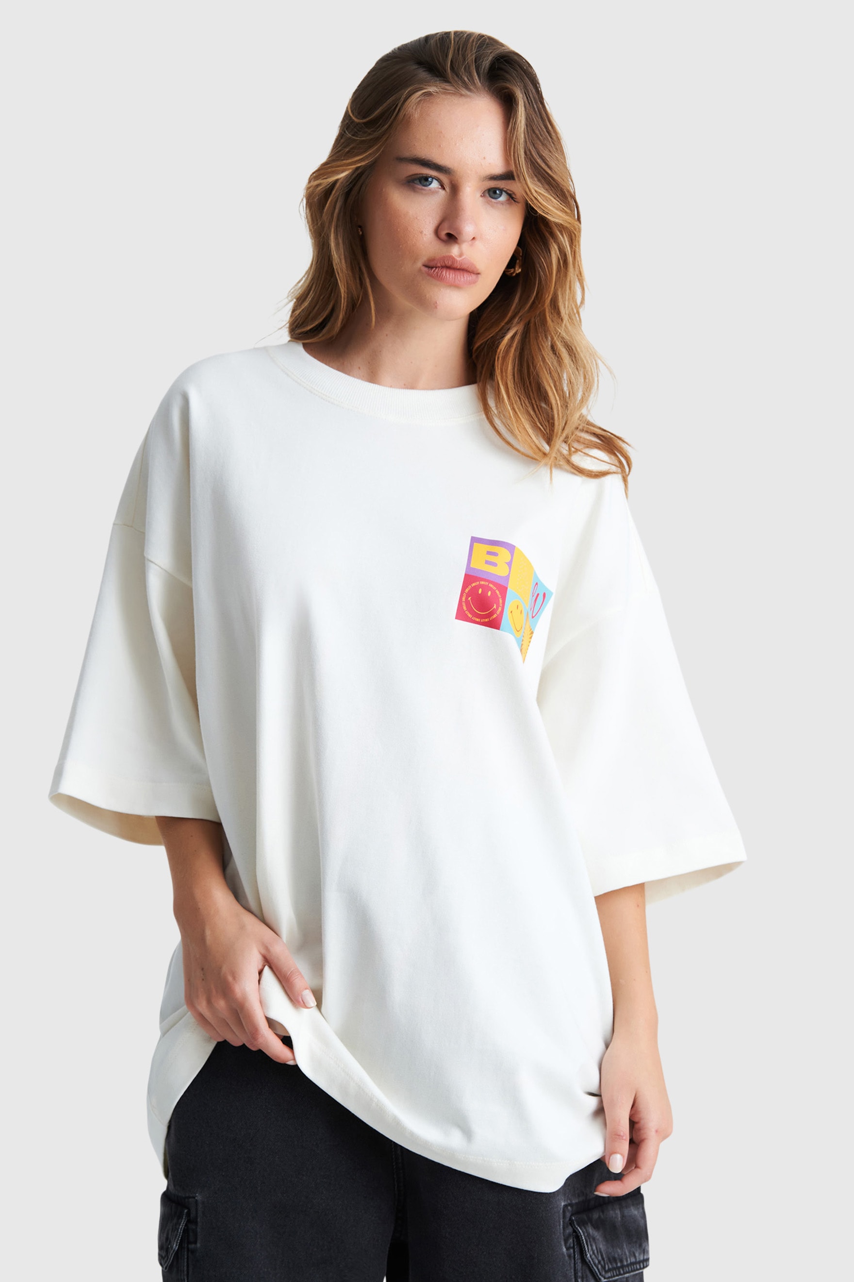 CAMISETA OVERSIZED HOLIDAY BAW X SMILEY