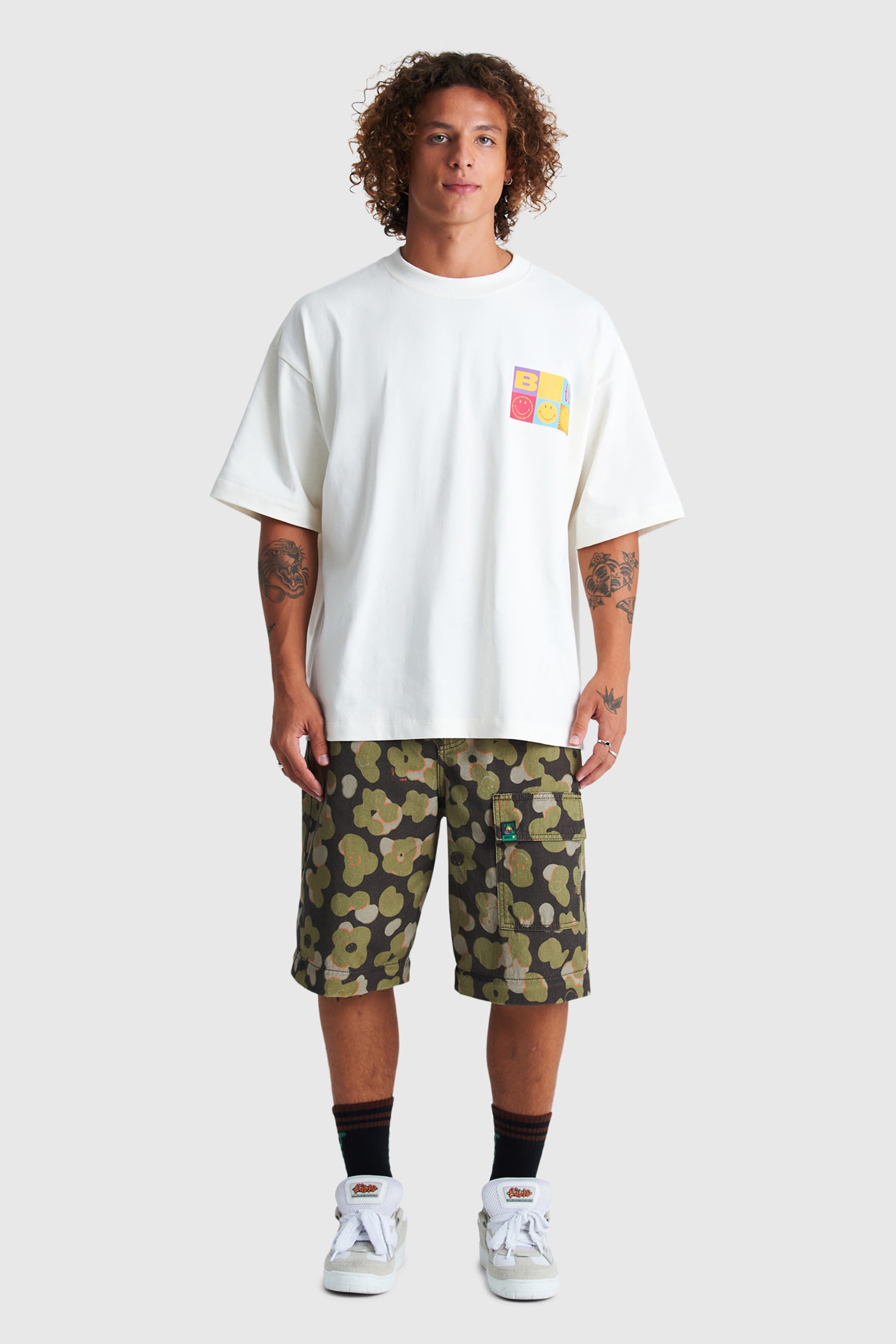 CAMISETA OVERSIZED HOLIDAY BAW X SMILEY