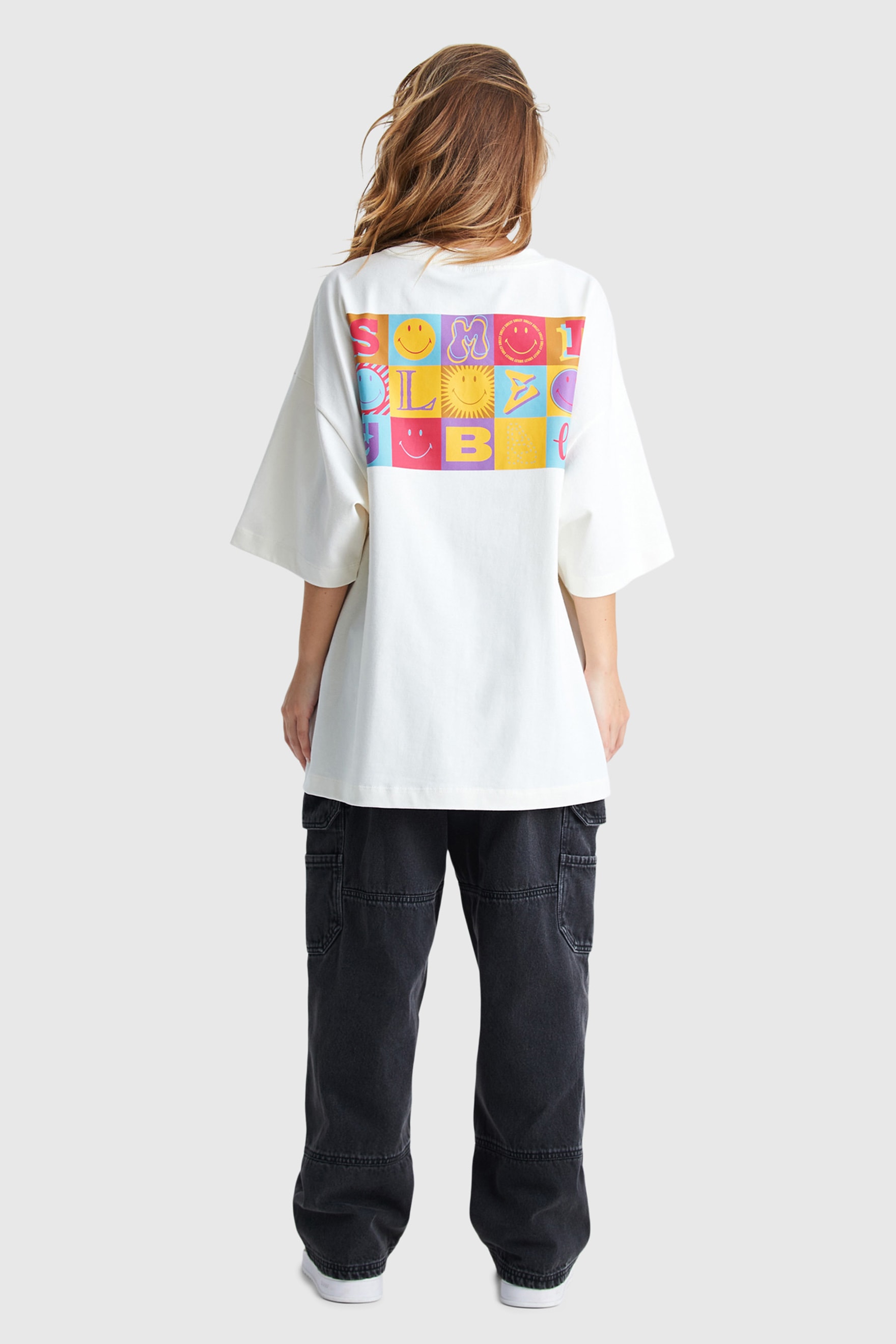 CAMISETA OVERSIZED HOLIDAY BAW X SMILEY