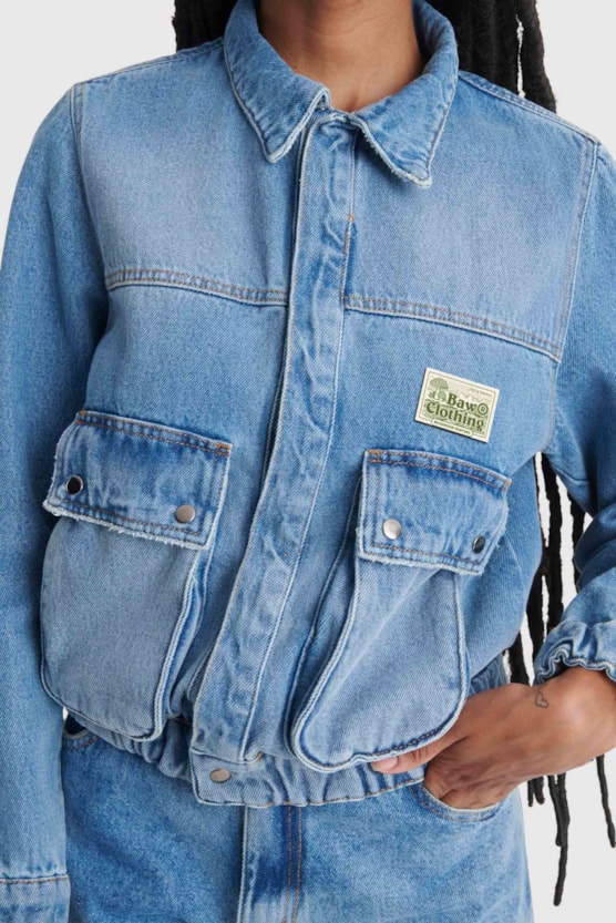 image_ee146bfe-df6e-4375-b7ca-9e5ab5afdd4e